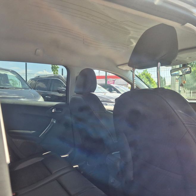 Peugeot 2008 1.6 BLUEHDI 100 ALLURE Gris fonc de 2013