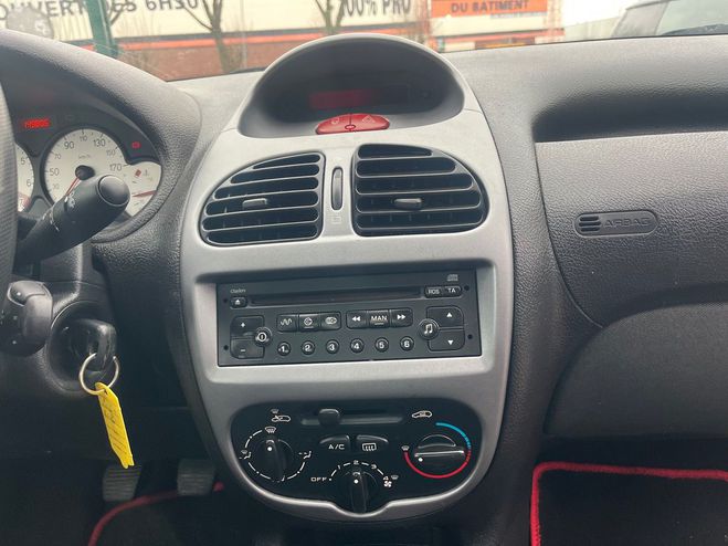 Peugeot 206 (2) 1.4 75 GENERATION FAIBLE KM BELLE Rouge de 2008