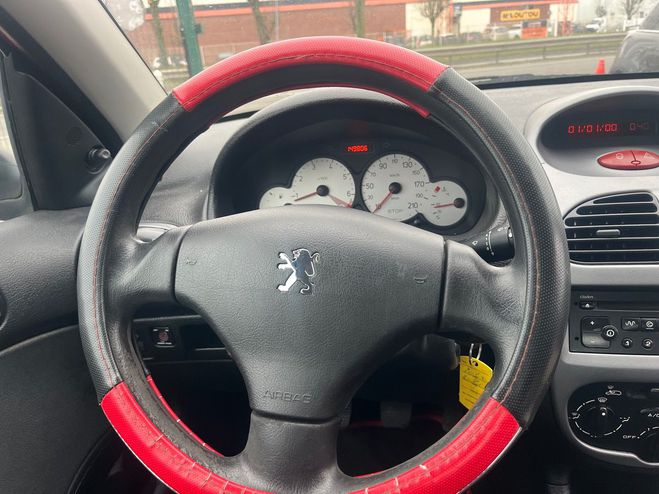 Peugeot 206 (2) 1.4 75 GENERATION FAIBLE KM BELLE Rouge de 2008