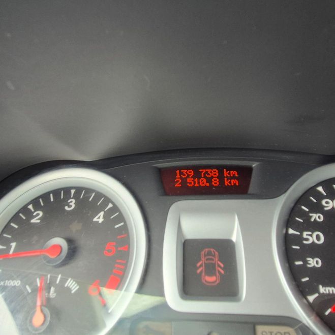 Renault Clio III (2) ESTATE 1.5 DCI 90 EXPRESSION CLI Rouge de 2012