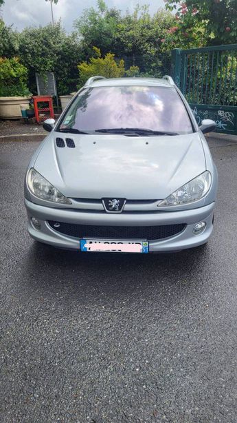  Voir détails -Peugeot 206 2.0 HDi Style 5p à Alfortville (94)