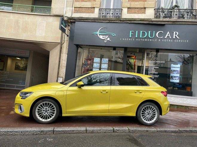 Audi A3 Sportback IV 40 TFSIe 204ch Design Luxe JAUNE de 2022
