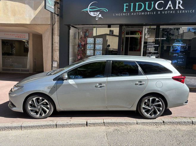 Toyota Auris 1.8 Hybride 99 cv GRIS de 2019