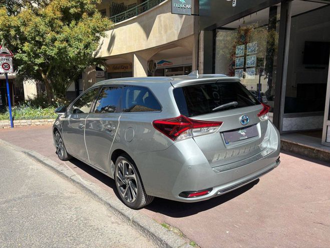 Toyota Auris 1.8 Hybride 99 cv GRIS de 2019