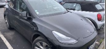  Voir détails -Tesla Model Y LONG RANGE AWD à Voreppe (38)