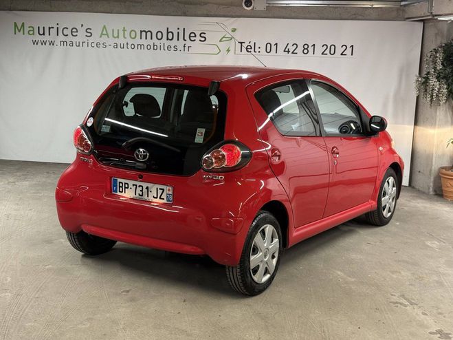 Toyota Aygo 1.0 VVT-i 68ch Connect 5p ROUGE de 2011