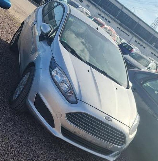 Ford Fiesta 1.0i - 100ch (5 cv) - BVM5 - Gris - EcoB Gris Clair de 2014