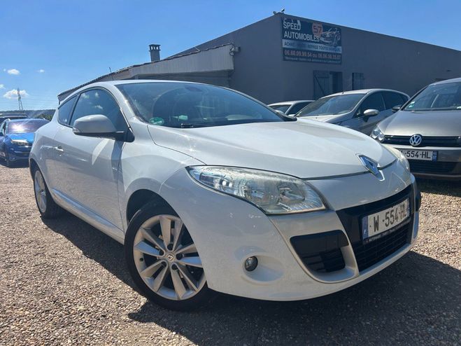 Renault Megane III COUPE 1.9 DCI 130 DYNAMIQUE Blanc de 2010