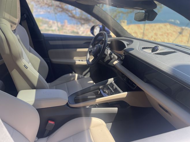 Porsche Macan TURBO OCT 2024  de 2024