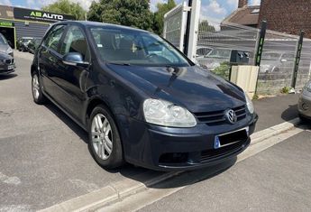  Voir détails -Volkswagen Golf  V 1.9 TDI 105CH UNITED 5P à Harnes (62)