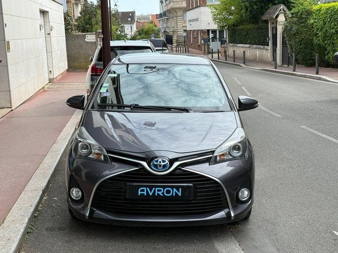Toyota Yaris Hybrid III (2) 100H BUSINESS Gris Mtallis de 2017