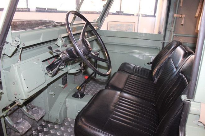 Land rover Santana DEFENDER 109 VERT de 1972