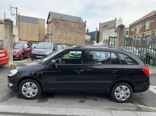 Skoda Fabia II (2) COMBI 1.2 TDI 75 CR GREENLINE NOIR de 2011