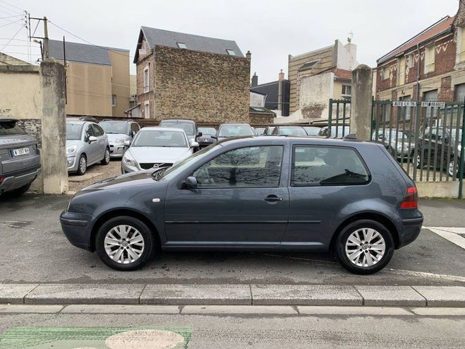 Volkswagen Golf 1,6 105 ch GRIS FONCE de 2002