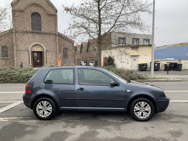 Volkswagen Golf 1,6 105 ch GRIS FONCE de 2002