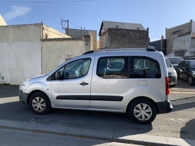Peugeot Partner 1,6 i 90 (NON PURETECH NON THP) GRISE de 2010