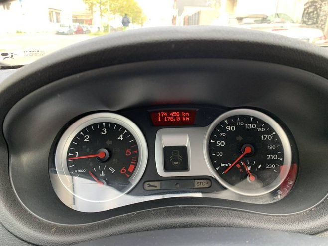 Renault Clio III 1.5 DCI 75ch eco 3p NOIR de 2011