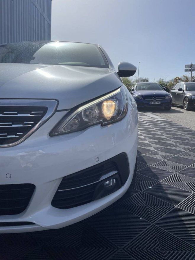 Peugeot 308 1.5 BlueHDi EAT8 S&S 130 cv Bote auto T BLANC de 2018