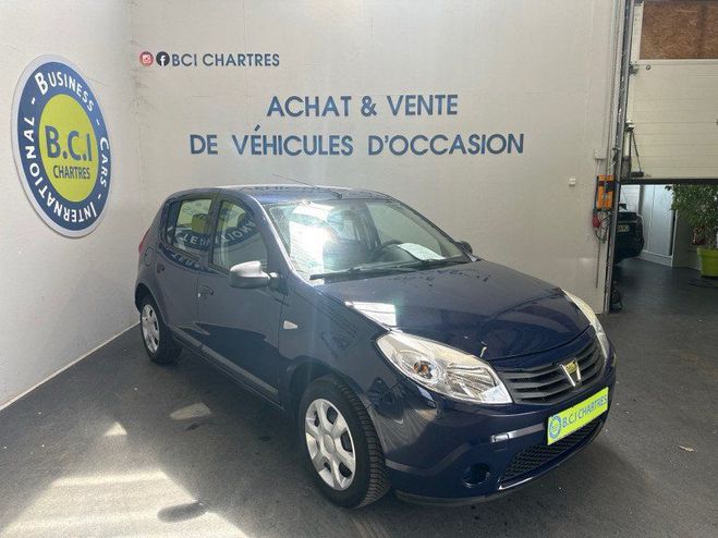 Dacia Sandero 1.2 16V 75CH Bleu de 2012
