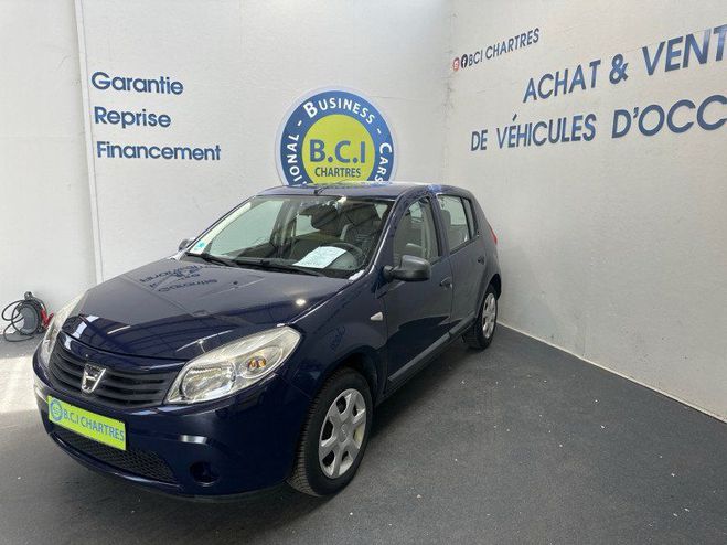 Dacia Sandero 1.2 16V 75CH Bleu de 2012