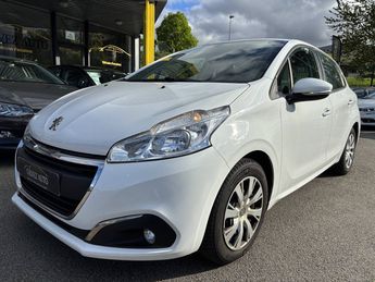 Voir détails -Peugeot 208 1,6 BlueHDi 100ch Active 5p à Lanester (56)