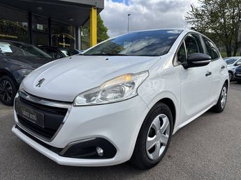  Voir détails -Peugeot 208 1,6 BLUE HDI 75 CH 5 PLACES à Lanester (56)
