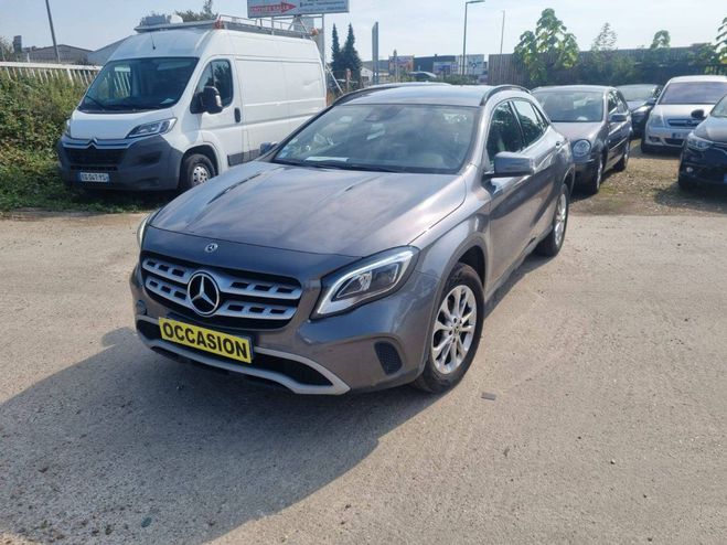 Mercedes Classe GLA Classe I (220 d Business Edition 7G-DCT GRIS CLAIR de 2018