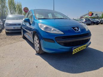  Voir détails -Peugeot 207 1.4 16v Trendy 5p à vreux (27)