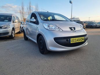 Voir détails -Peugeot 107 1.0 12v Trendy 5p à vreux (27)