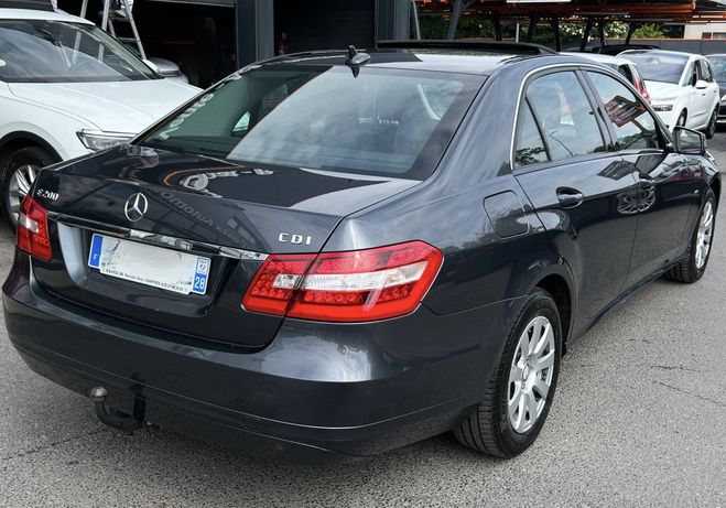 Mercedes Classe E 4 IV 200 CDI 2.2 136 Cv BOITE AUTO 1ERE  Gris Fonc de 2011
