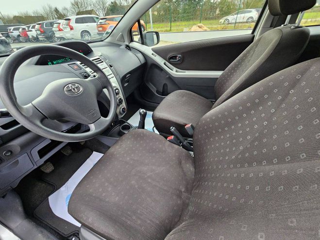 Toyota Yaris 1.0 VVT-i 68ch 3p GRIS C de 2006