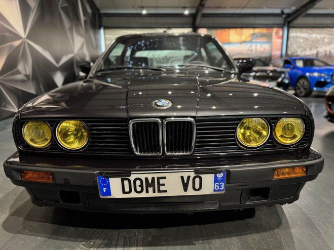 BMW Serie 3 318 IS Noir de 1989