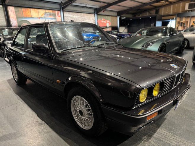 BMW Serie 3 318 IS Noir de 1989