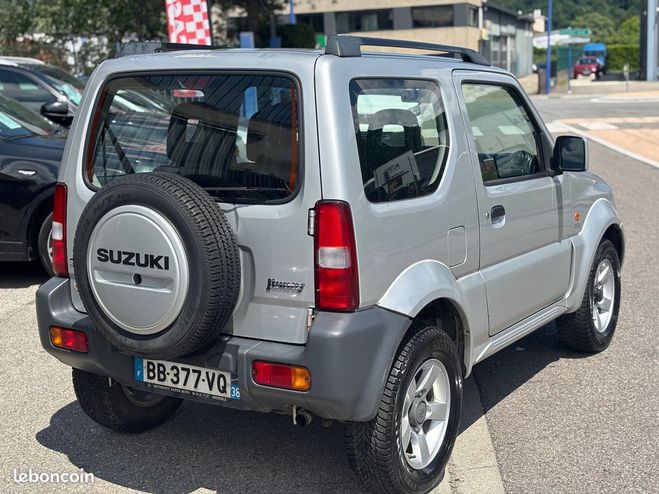 Suzuki Jimny 1.5 DDIS JLX 86ch 4x4 1re Main Gris de 2010
