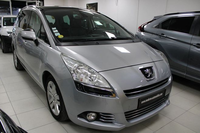 Peugeot 5008 1.6 E-HDI115 FAP ALLURE BMP6 7PL Gris C de 2013