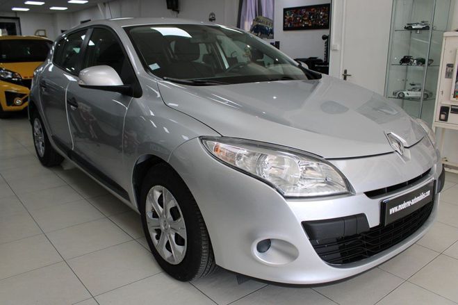 Renault Megane III 1.5 DCI 105CH AUTHENTIQUE ECO Gris C de 2009