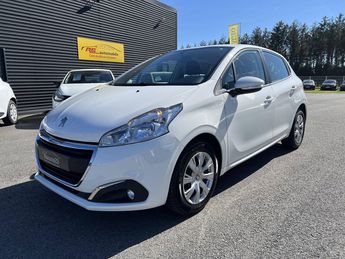  Voir détails -Peugeot 208 1.5 BlueHDi 100ch Active Business à Quimperl (29)