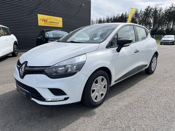  Voir détails -Renault Clio IV (B98) 1.5 dCi 75ch energy Business 5p à Quimperl (29)