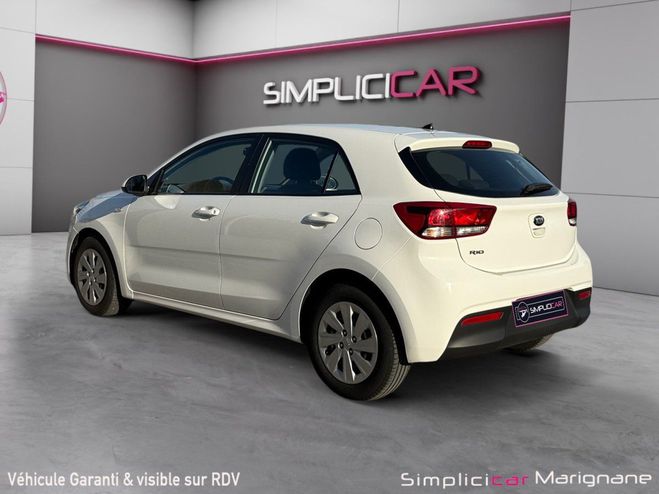 Kia Rio 1.2L 84 ISG Motion 5 PORTES/ENTRETIEN CO Blanc de 2017
