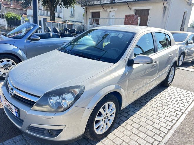 Opel Astra III 1.7 CDTI100 Elegance GRIS CLAIR de 2005