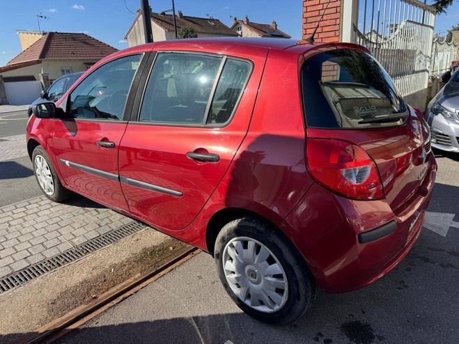Renault Clio III (B/C85) 1.4 16v 98ch Confort Pack Cl ROUGE de 2006