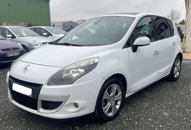 Renault Megane SCENIC III 1.5 dCi 105ch Privilge BLANC de 2010