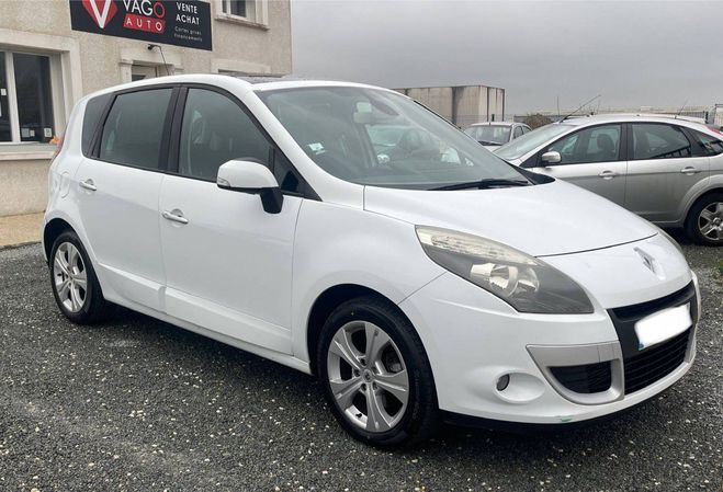 Renault Megane SCENIC III 1.5 dCi 105ch Privilge BLANC de 2010