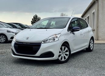 Voir détails -Peugeot 208 1.2 68ch Like 5p à Saint-Mdard-d'Aunis (17)