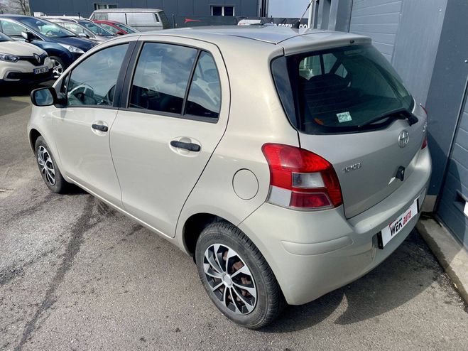 Toyota Yaris II 69 VVT-i In 5p BEIGE de 2010