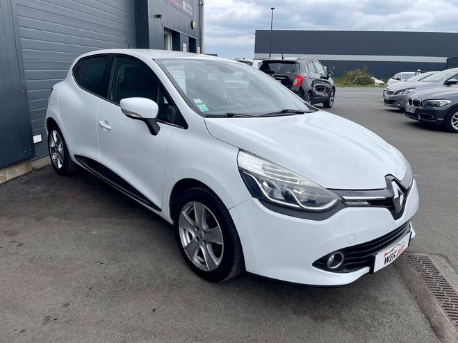 Renault Clio IV (B98) 1.5 dCi 90ch Intens eco BLANC de 2014