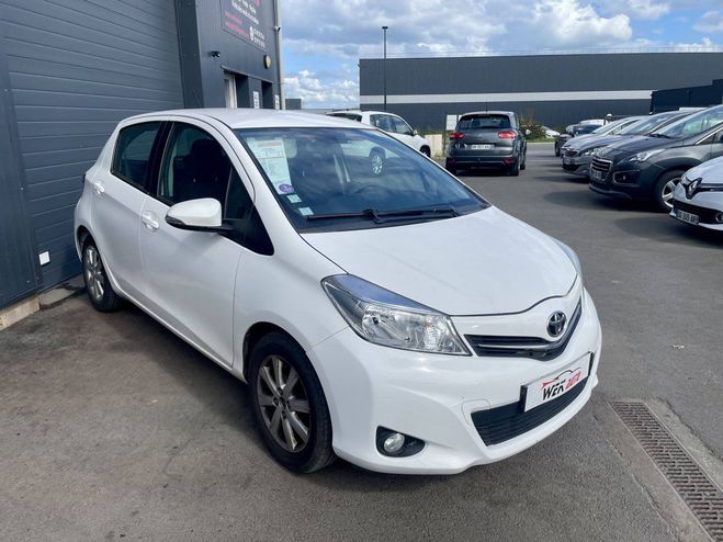 Toyota Yaris III 69 VVT-i Active 5p BLANC de 2014