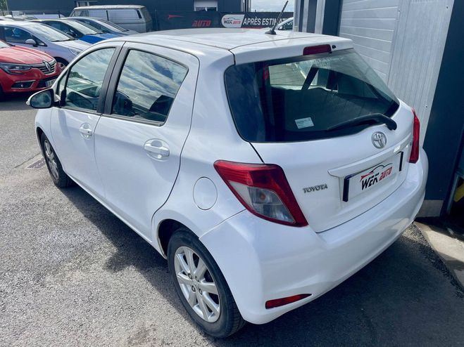 Toyota Yaris III 69 VVT-i Active 5p BLANC de 2014