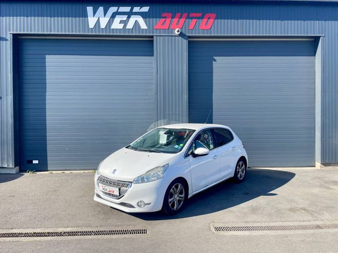 Peugeot 208 1.6 e-HDi FAP Allure 5p BLANC de 2012