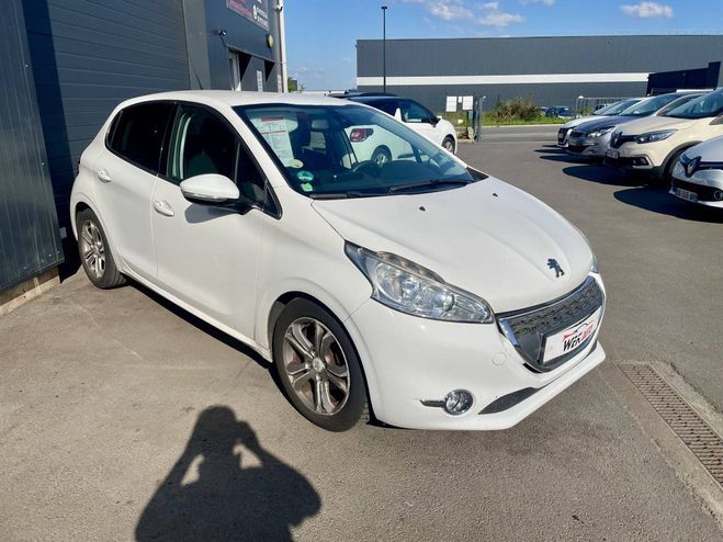 Peugeot 208 1.6 e-HDi FAP Allure 5p BLANC de 2012